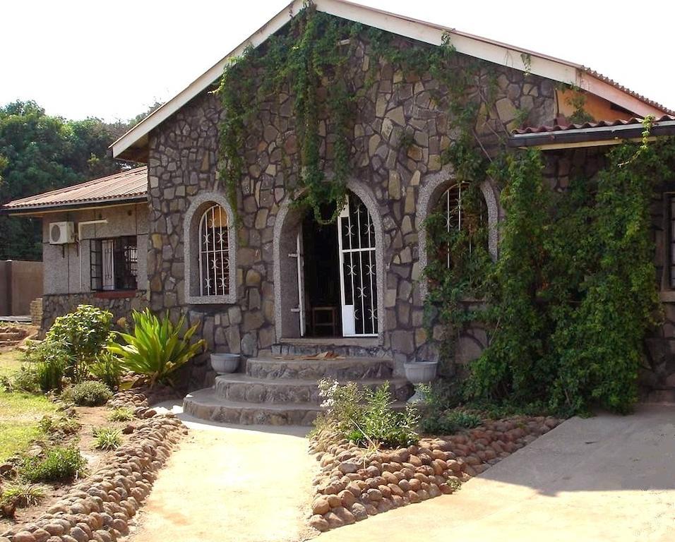 The Stone Guest House Livingstone Exterior photo