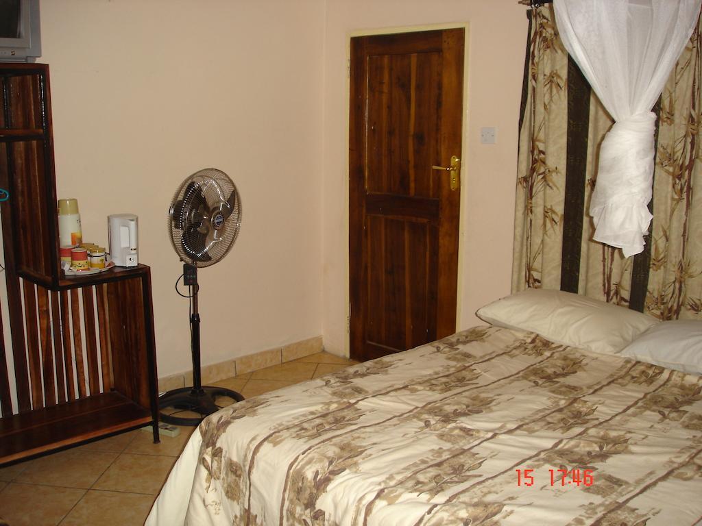 The Stone Guest House Livingstone Room photo